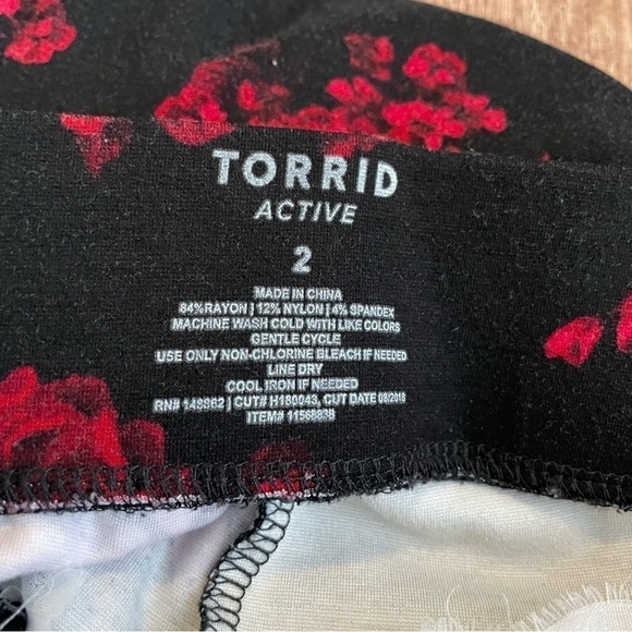 Torrid Black Floral Ponte Jogger Size 2X - Picture 6 of 6